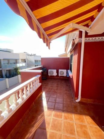 Chalet adosado en calle las Tortolas