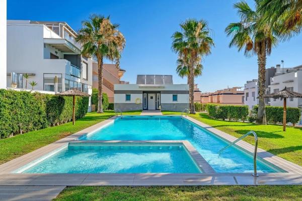 Dúplex en Barrio Los Balcones - Los Altos del Edén