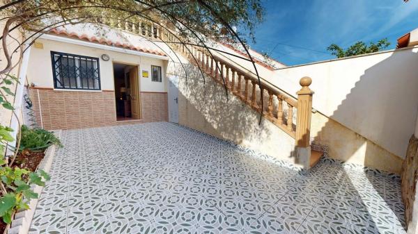 Casa independiente en avenida Elche Bal