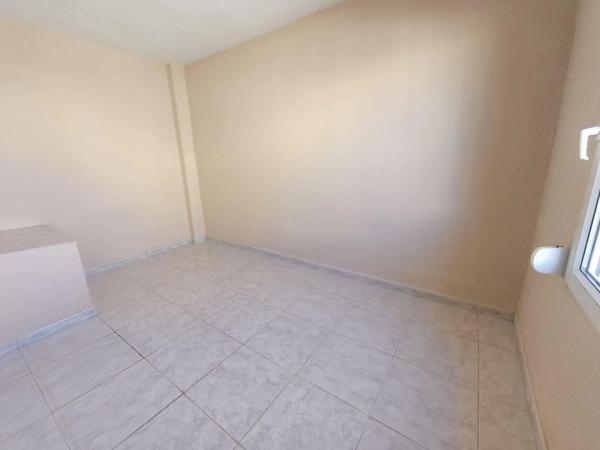 Chalet adosado en calle Laguna Verde, 80