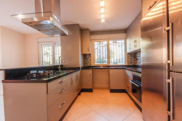 Casa independiente en calle la Sagra, 8