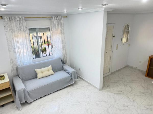 Chalet adosado en avenida de la Mancha