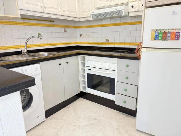 Chalet adosado en avenida de la Mancha