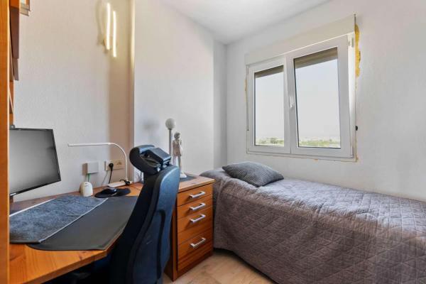 Piso en calle Joven Pura