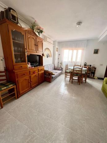 Casa independiente en calle Los Emilios