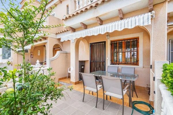 Casa independiente en calle Ariadna s/n