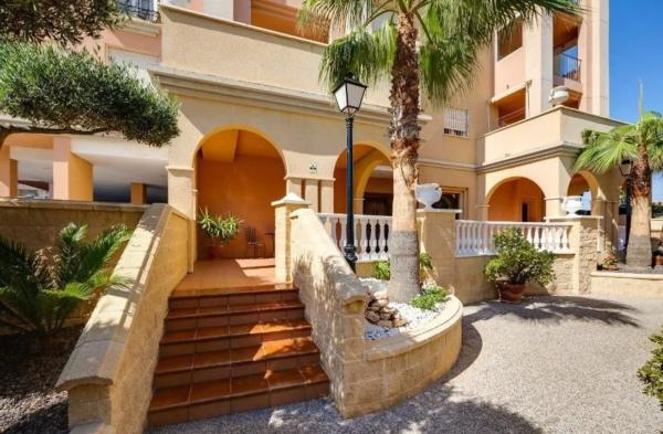 Piso en avenida Roentgen, 3