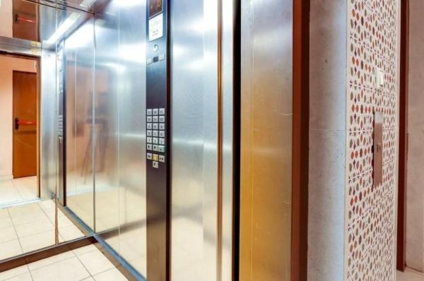 Piso en avenida Roentgen, 3