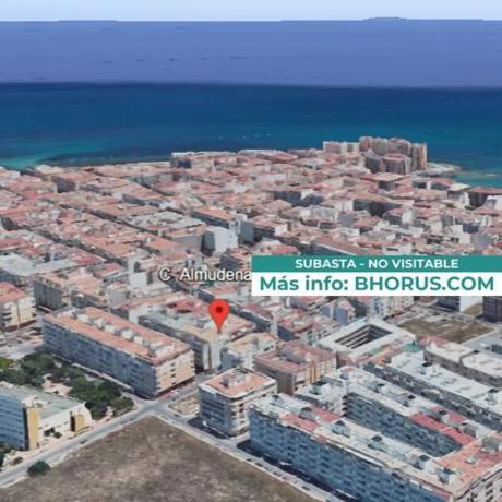 Piso en calle Almudena