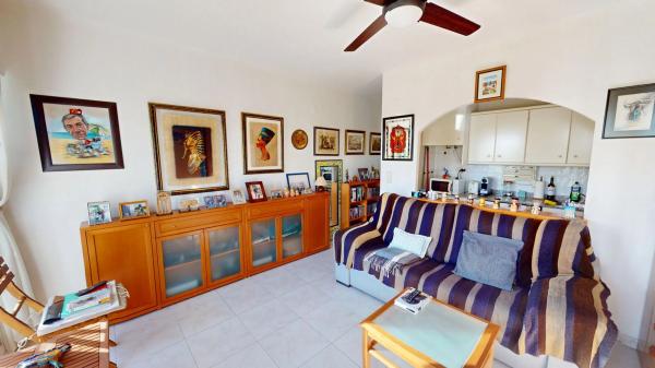 Estudio en avenida de l'Alegría