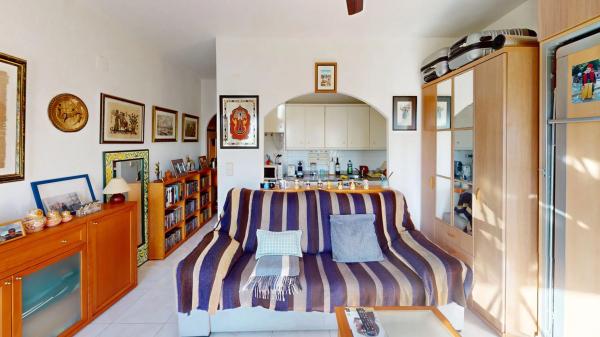 Estudio en avenida de l'Alegría