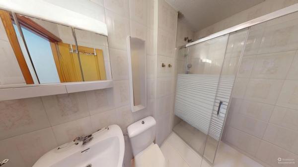 Estudio en avenida de l'Alegría