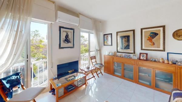 Estudio en avenida de l'Alegría