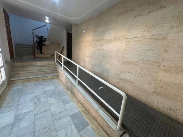 Estudio en avenida de l'Alegría