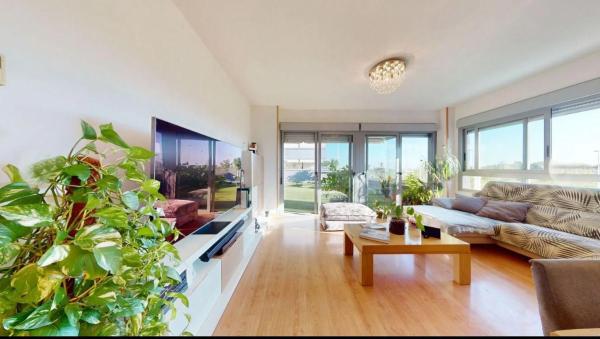 Piso en Barrio Sector V-El Canal