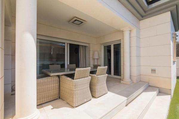 Casa independiente en calle Bahia