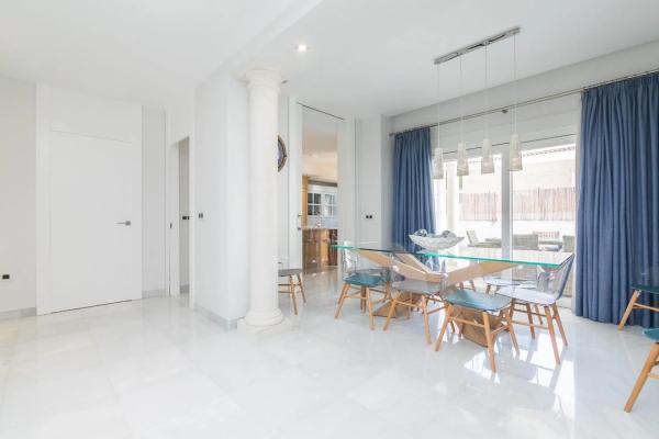 Casa independiente en calle Bahia