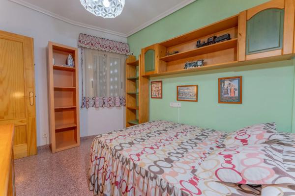 Piso en Arenales del Sol