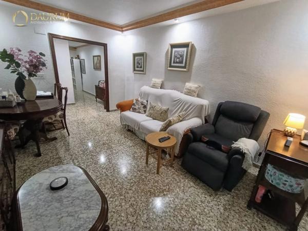 Piso en calle Olegario Domarco Seller