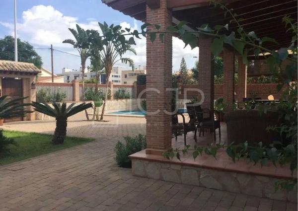 Casa independiente en calle Manuel Maciá Juan, 36