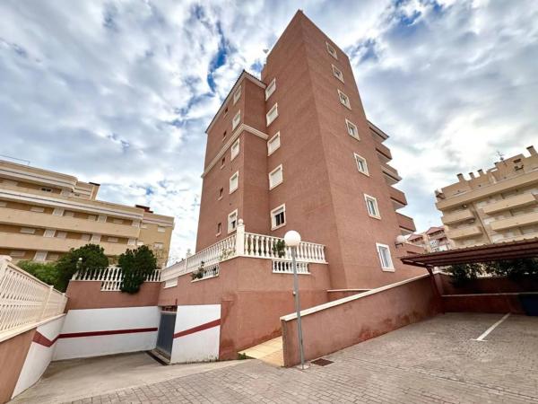 Piso en Arenales del Sol