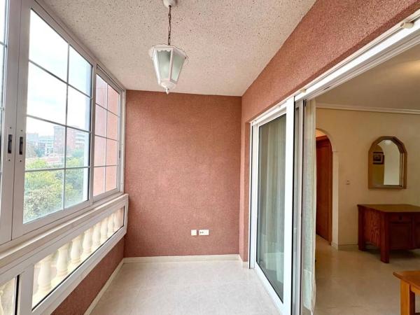 Piso en Arenales del Sol