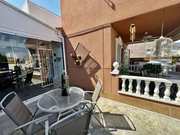 Chalet adosado en avenida de Finlandia, 2