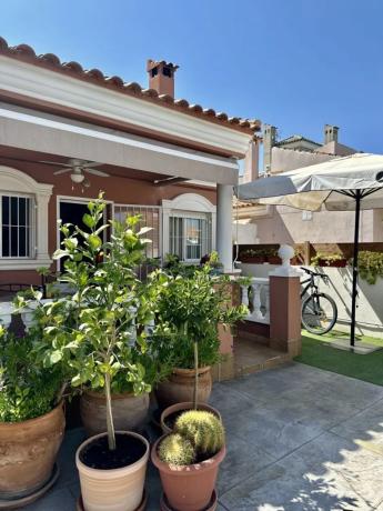 Chalet adosado en avenida de Finlandia, 2