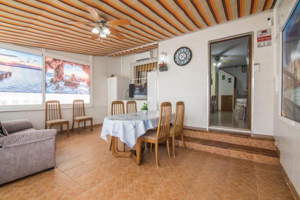 Chalet adosado en calle Biar s/n