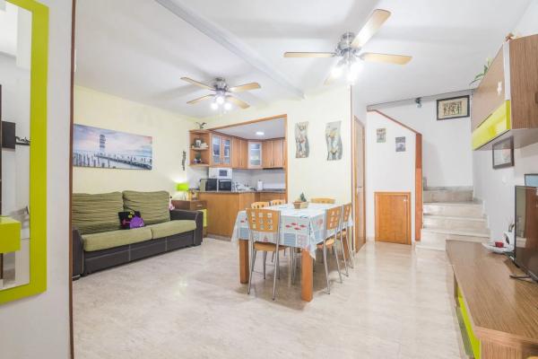 Chalet adosado en calle Biar s/n