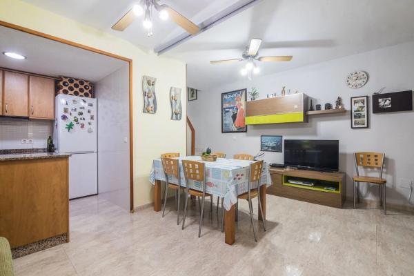 Chalet adosado en calle Biar s/n