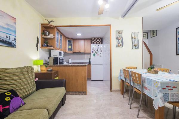 Chalet adosado en calle Biar s/n