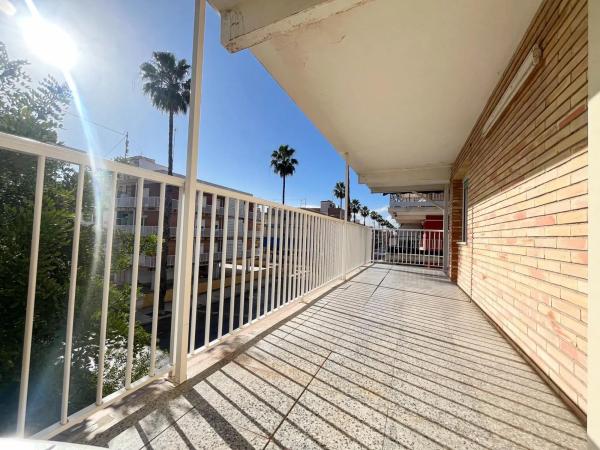 Piso en calle Rojales, 9