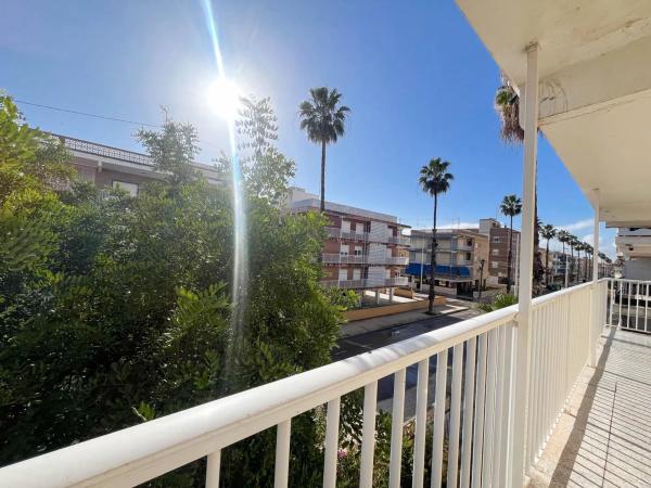 Piso en calle Rojales, 9