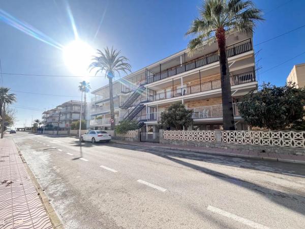 Piso en calle Rojales, 9