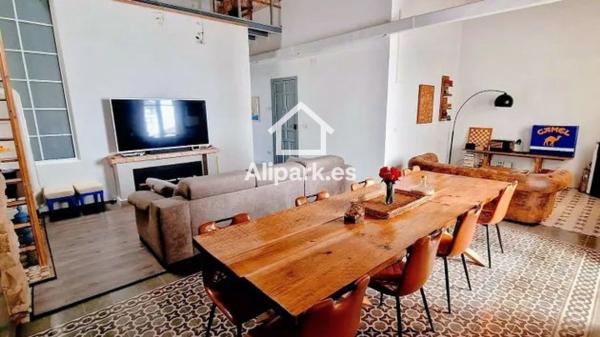 Chalet adosado en calle Pérez Medina