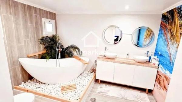 Chalet adosado en calle Pérez Medina