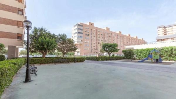 Piso en avenida de Alcalde Lorenzo Carbonell