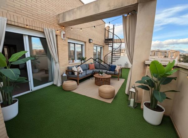 Dúplex en calle Racing San Gabriel