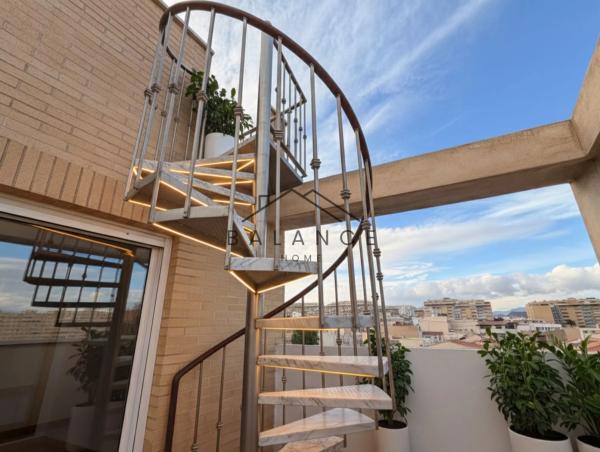 Dúplex en calle Racing San Gabriel