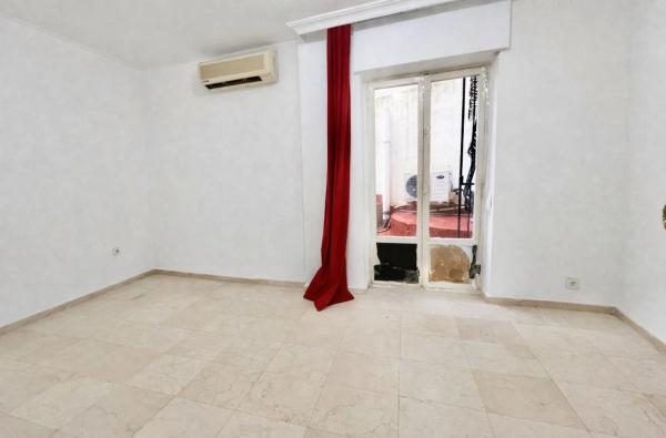 Piso en calle Reyes Católicos