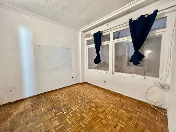 Piso en calle Reyes Católicos