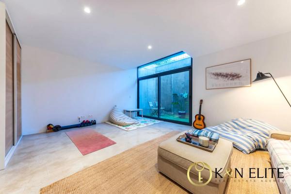 Chalet pareado en calle Procuradores de los Tribunales