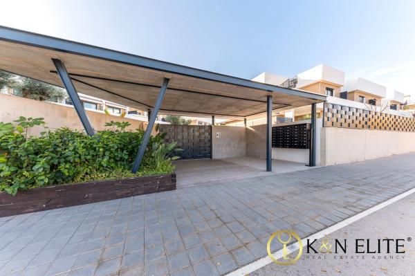 Chalet pareado en calle Procuradores de los Tribunales