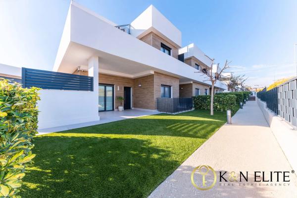 Chalet pareado en calle Procuradores de los Tribunales