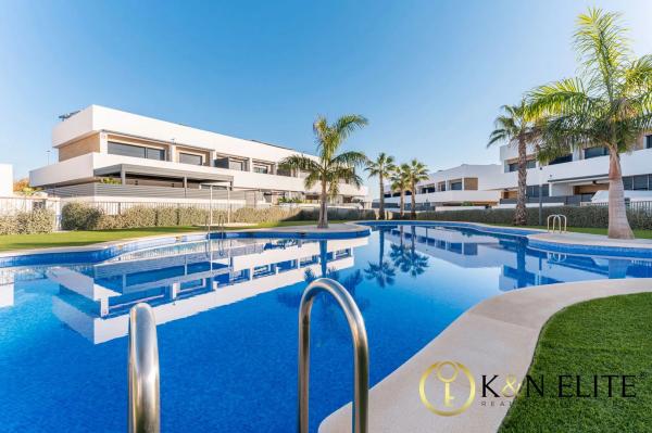 Chalet pareado en calle Procuradores de los Tribunales