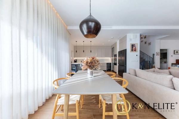 Chalet pareado en calle Procuradores de los Tribunales