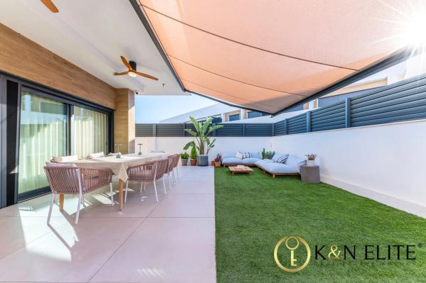 Chalet pareado en calle Procuradores de los Tribunales