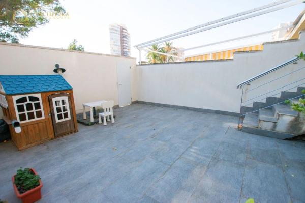 Chalet adosado en calle Trident