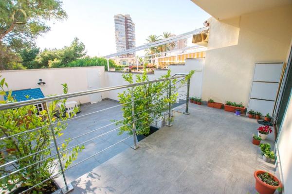 Chalet adosado en calle Trident